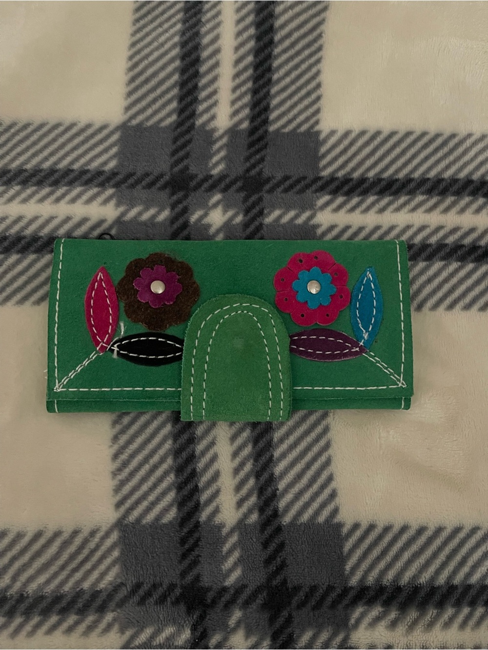 Handmade Leather Green Floral Appliqué Wallet - Women's Accessory
